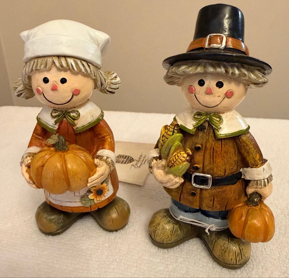NWT Pilgrim Figurines for Thanksgiving, Resin Fall Harvest Small Statue Decor